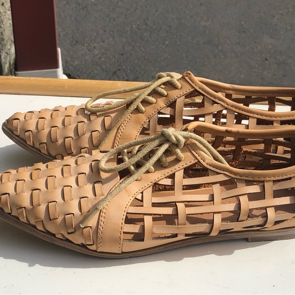 Coconuts by Matisse Gimlet Woven Oxfords shoes lace up beige boho Size 6.5M - Picture 2 of 10
